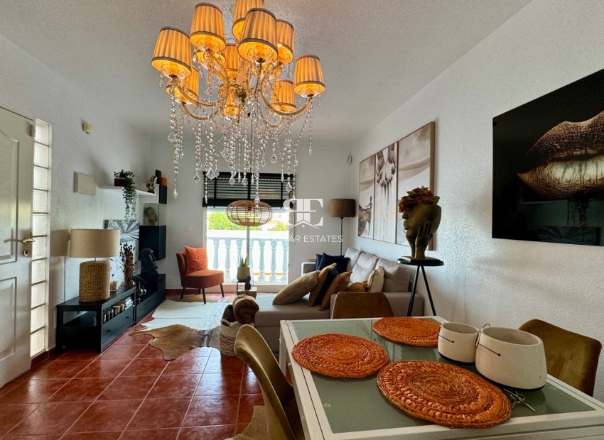 Wiederverkauf - Villa -
Orihuela Costa - Villamartín