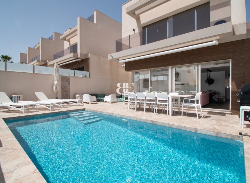 Wiederverkauf - Villa -
Orihuela Costa - Villamartín