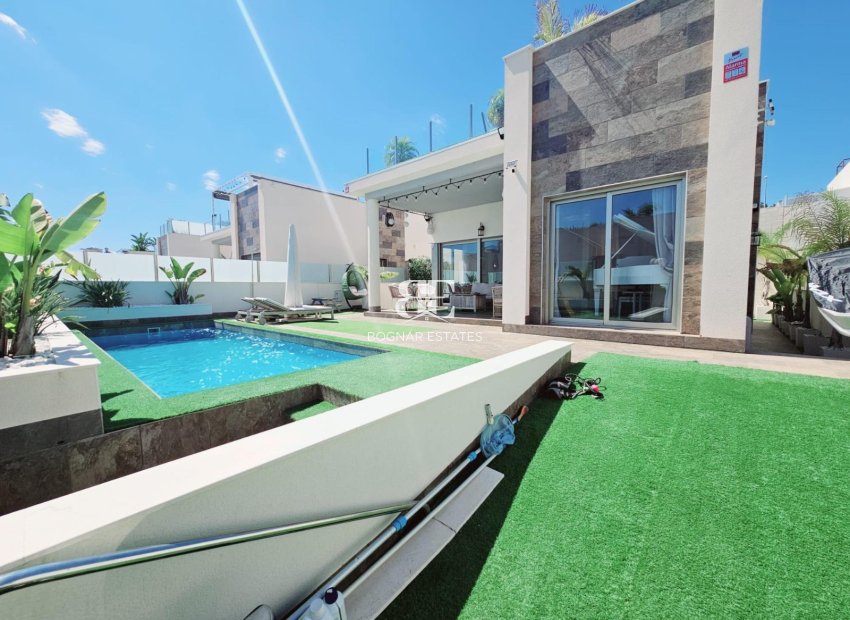 Wiederverkauf - Villa -
Orihuela Costa - Villamartín