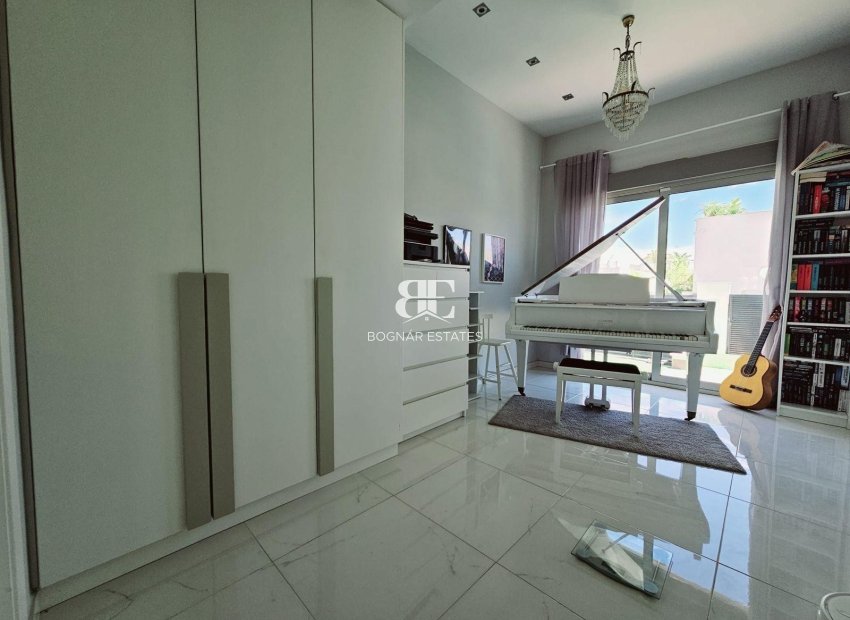 Wiederverkauf - Villa -
Orihuela Costa - Villamartín