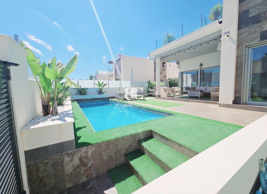 Wiederverkauf - Villa -
Orihuela Costa - Villamartín