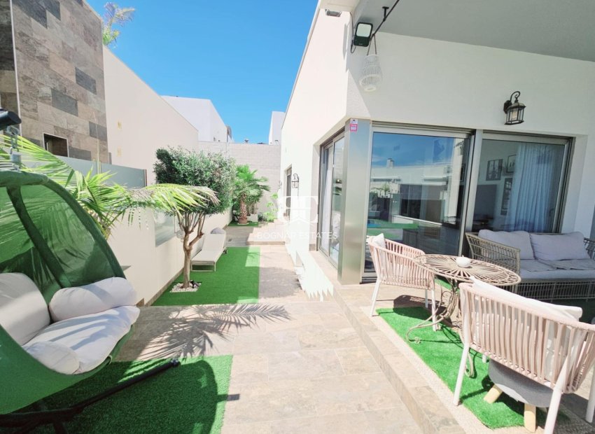Wiederverkauf - Villa -
Orihuela Costa - Villamartín