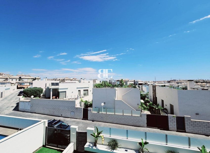 Wiederverkauf - Villa -
Orihuela Costa - Villamartín
