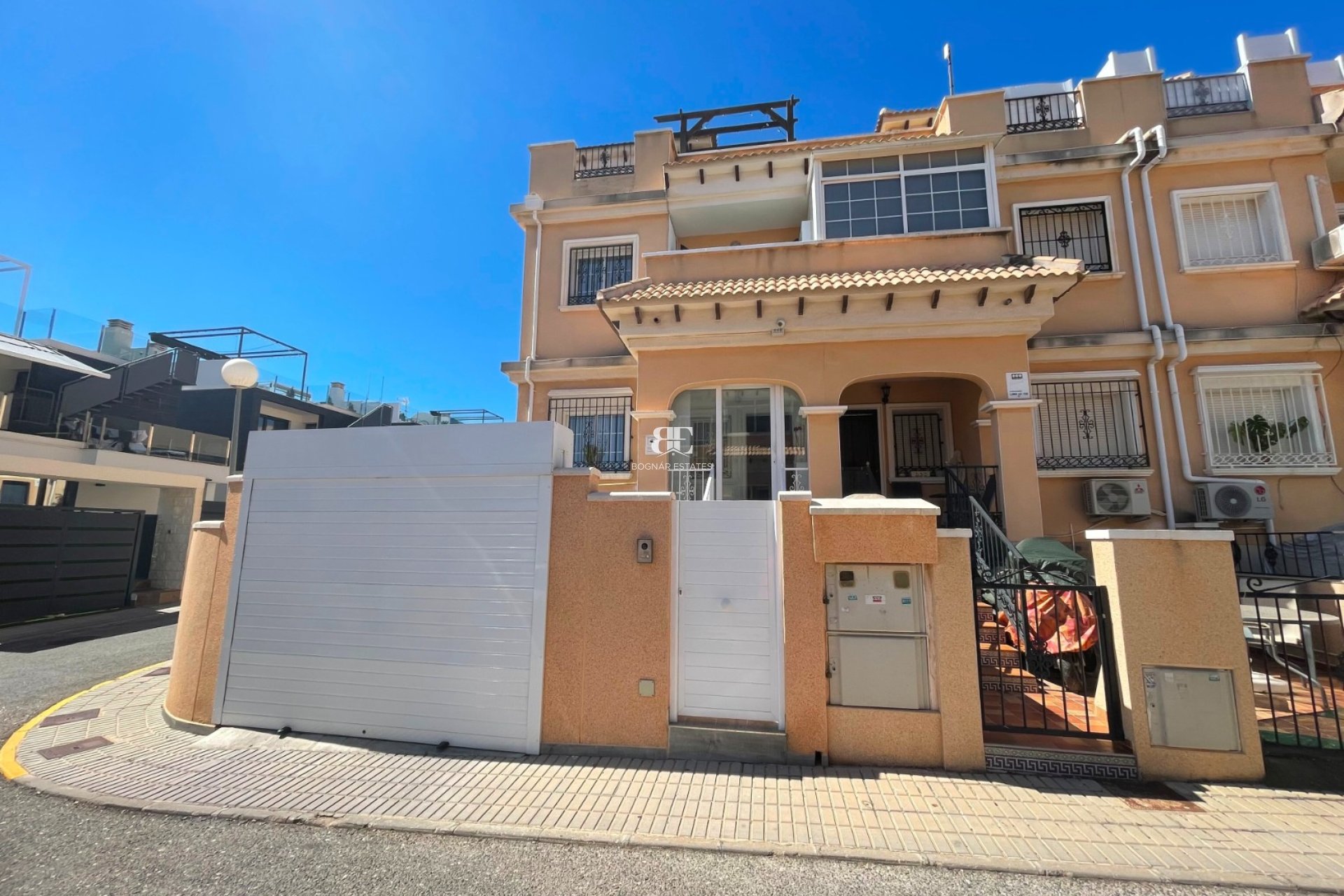Wiederverkauf - Villa -
Orihuela Costa - Villamartín