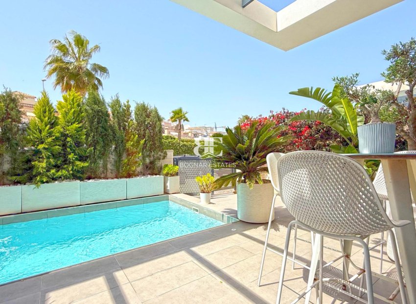Wiederverkauf - Villa -
Orihuela Costa - Villamartín