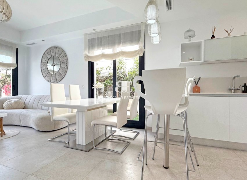 Wiederverkauf - Villa -
Orihuela Costa - Villamartín