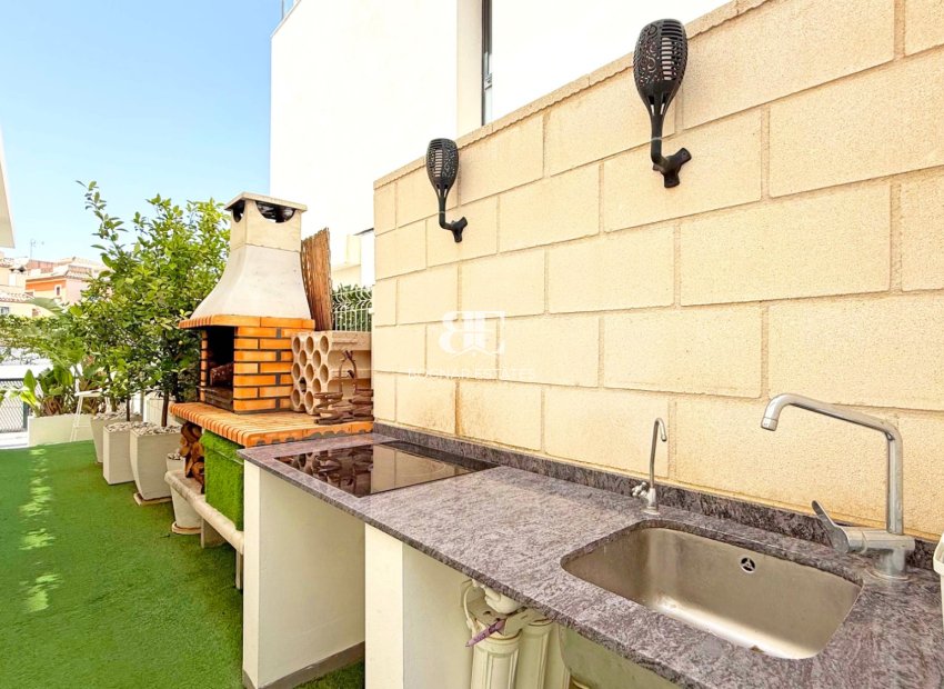 Wiederverkauf - Villa -
Orihuela Costa - Villamartín