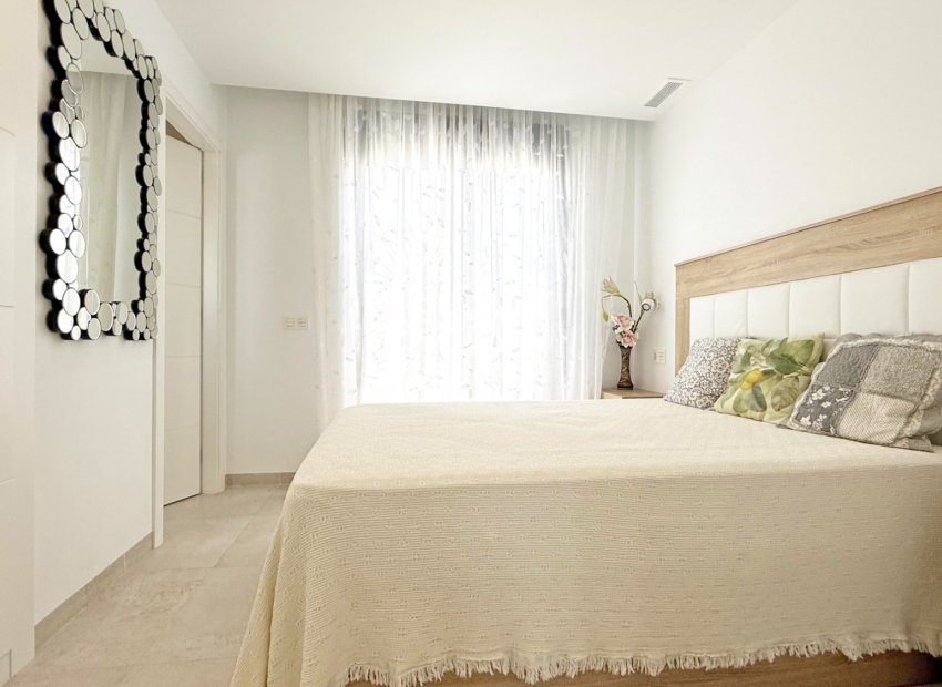 Wiederverkauf - Villa -
Orihuela Costa - Villamartín