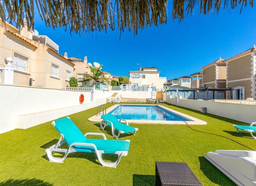 Wiederverkauf - Villa -
Orihuela Costa - Villamartín