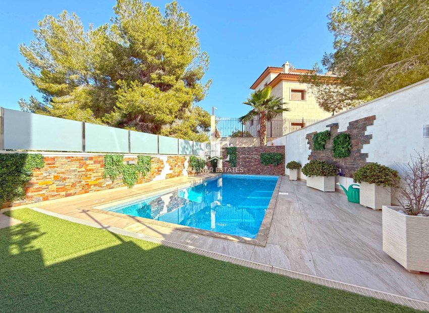 Wiederverkauf - Villa -
Orihuela Costa - Villamartín