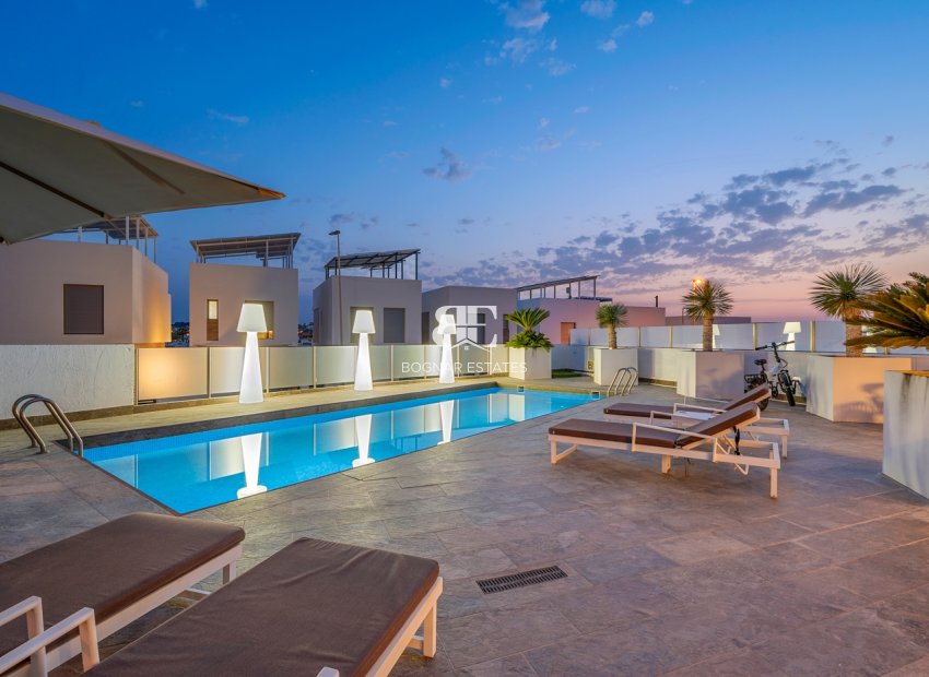 Wiederverkauf - Villa -
Orihuela Costa - Villamartín