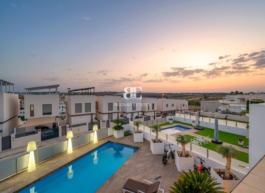Wiederverkauf - Villa -
Orihuela Costa - Villamartín