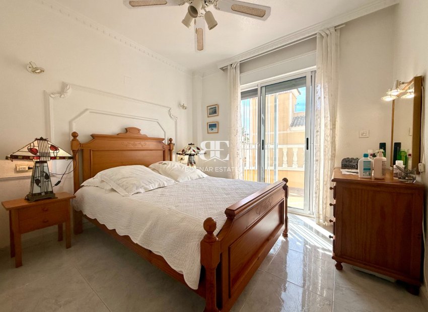 Wiederverkauf - Villa -
Orihuela Costa - Villamartín