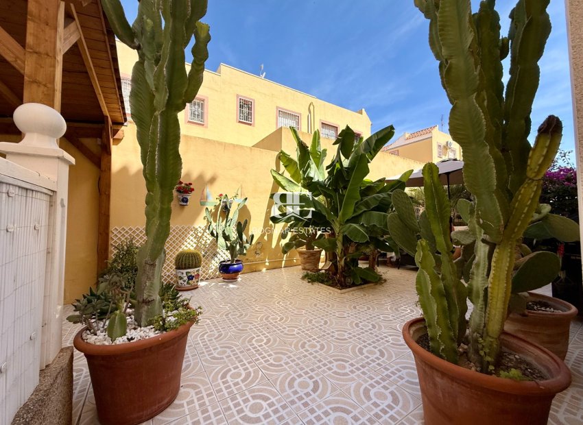 Wiederverkauf - Villa -
Orihuela Costa - Villamartín