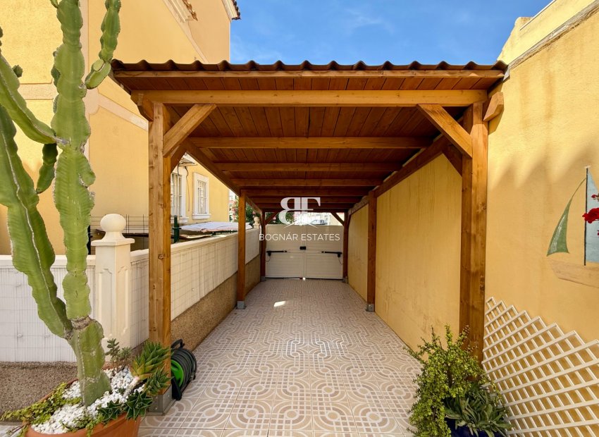 Wiederverkauf - Villa -
Orihuela Costa - Villamartín