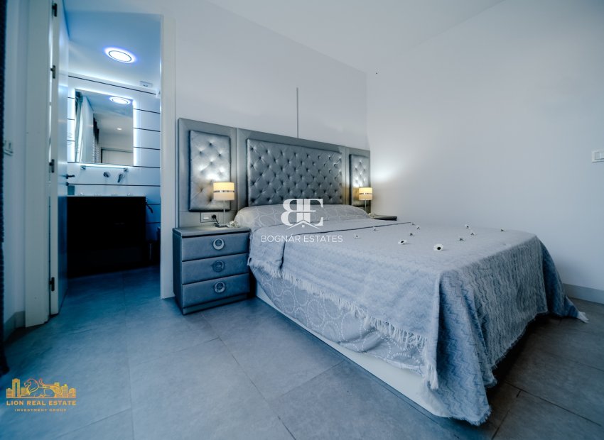 Wiederverkauf - Villa -
Orihuela Costa - Villamartín