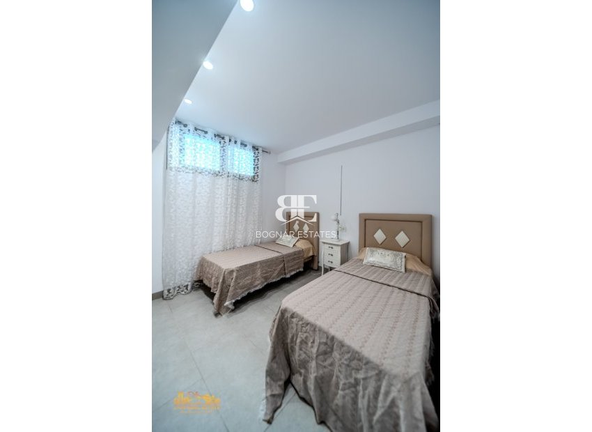 Wiederverkauf - Villa -
Orihuela Costa - Villamartín