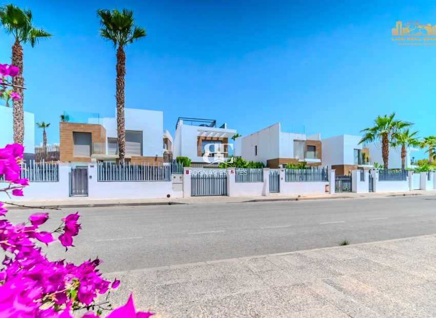 Wiederverkauf - Villa -
Orihuela Costa - Villamartín