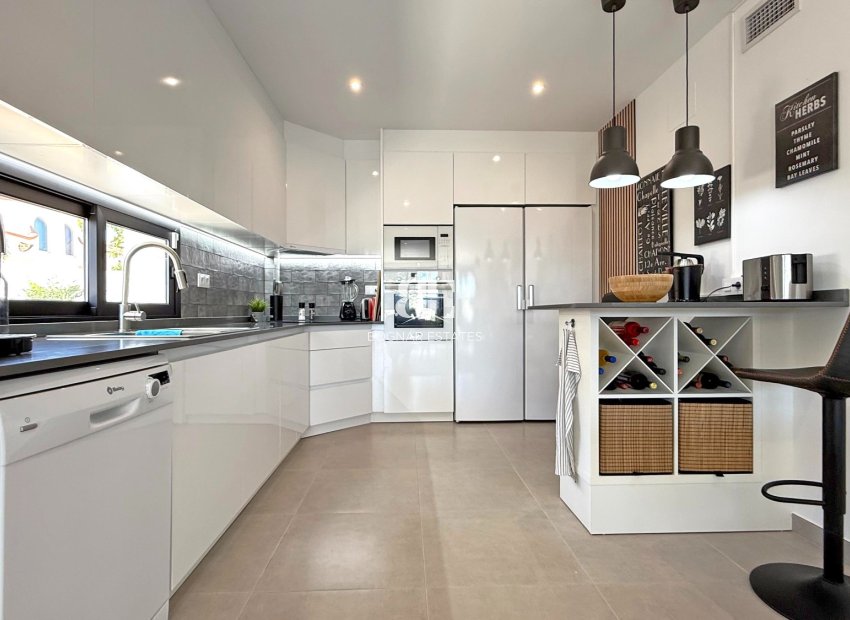 Wiederverkauf - Villa -
San Pedro del Pinatar