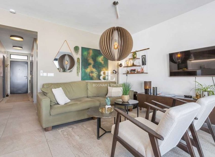 Wiederverkauf - Villa / Semi-detached Villa -
Torrevieja - Torreta Florida
