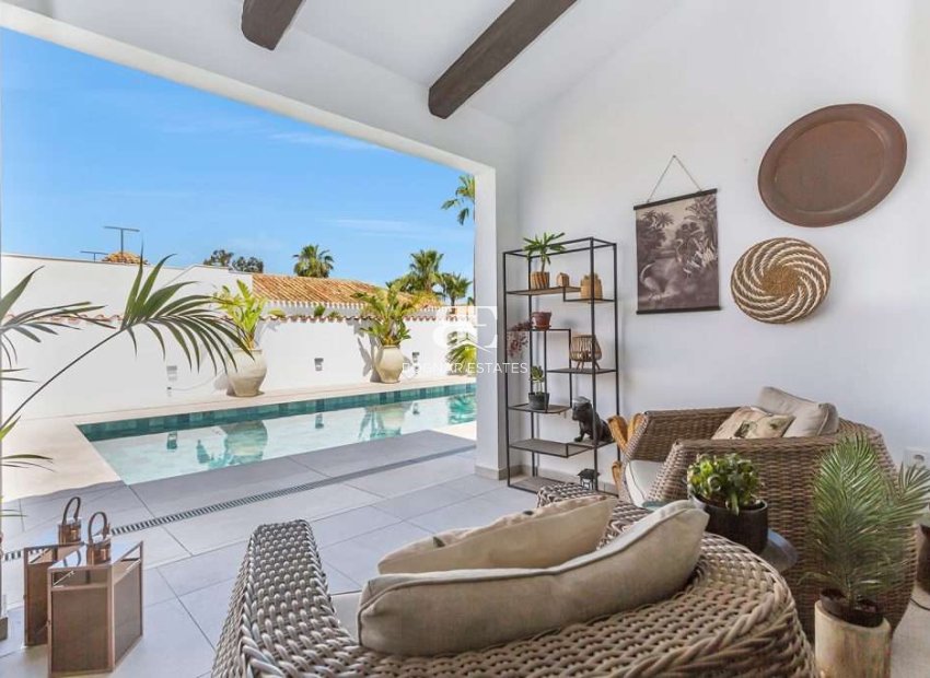 Wiederverkauf - Villa / Semi-detached Villa -
Torrevieja - Torreta Florida