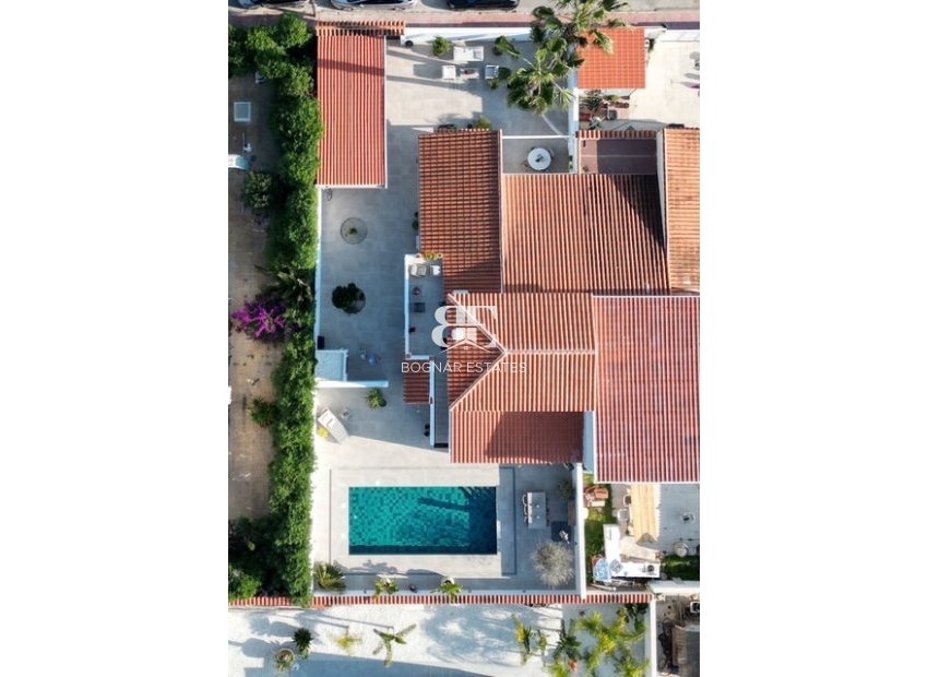 Wiederverkauf - Villa / Semi-detached Villa -
Torrevieja - Torreta Florida