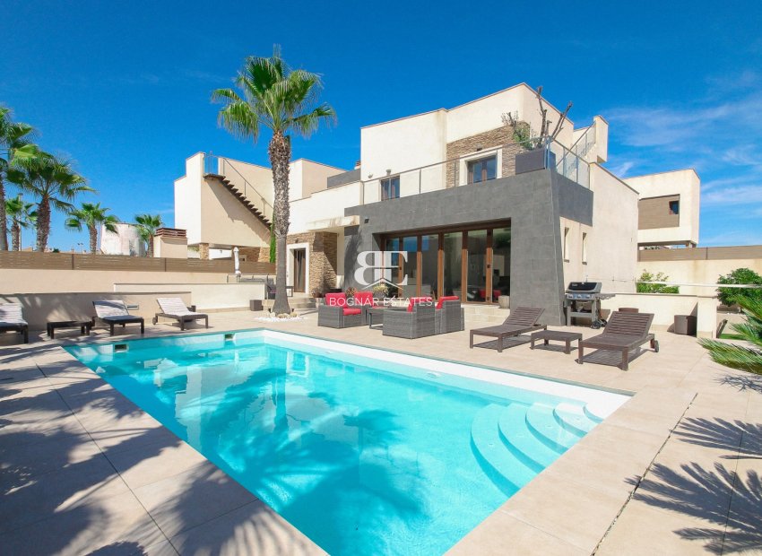 Wiederverkauf - Villa -
Torrevieja - Aguas Nuevas