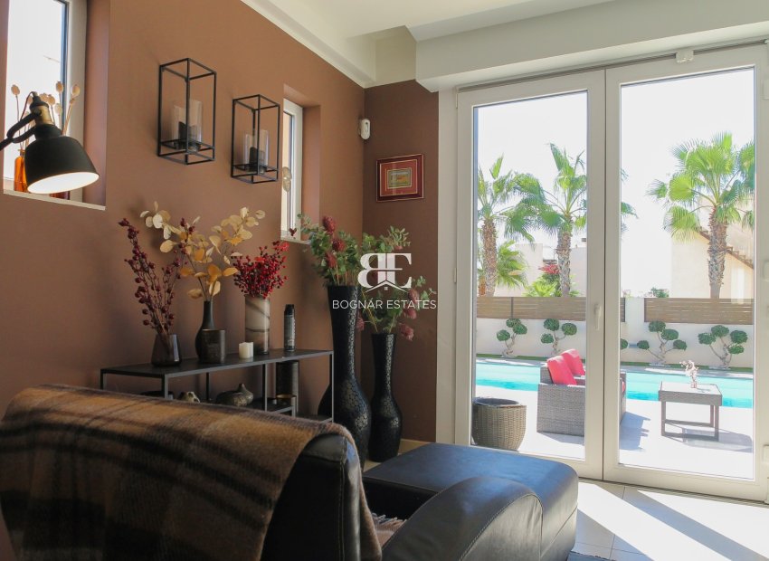 Wiederverkauf - Villa -
Torrevieja - Aguas Nuevas