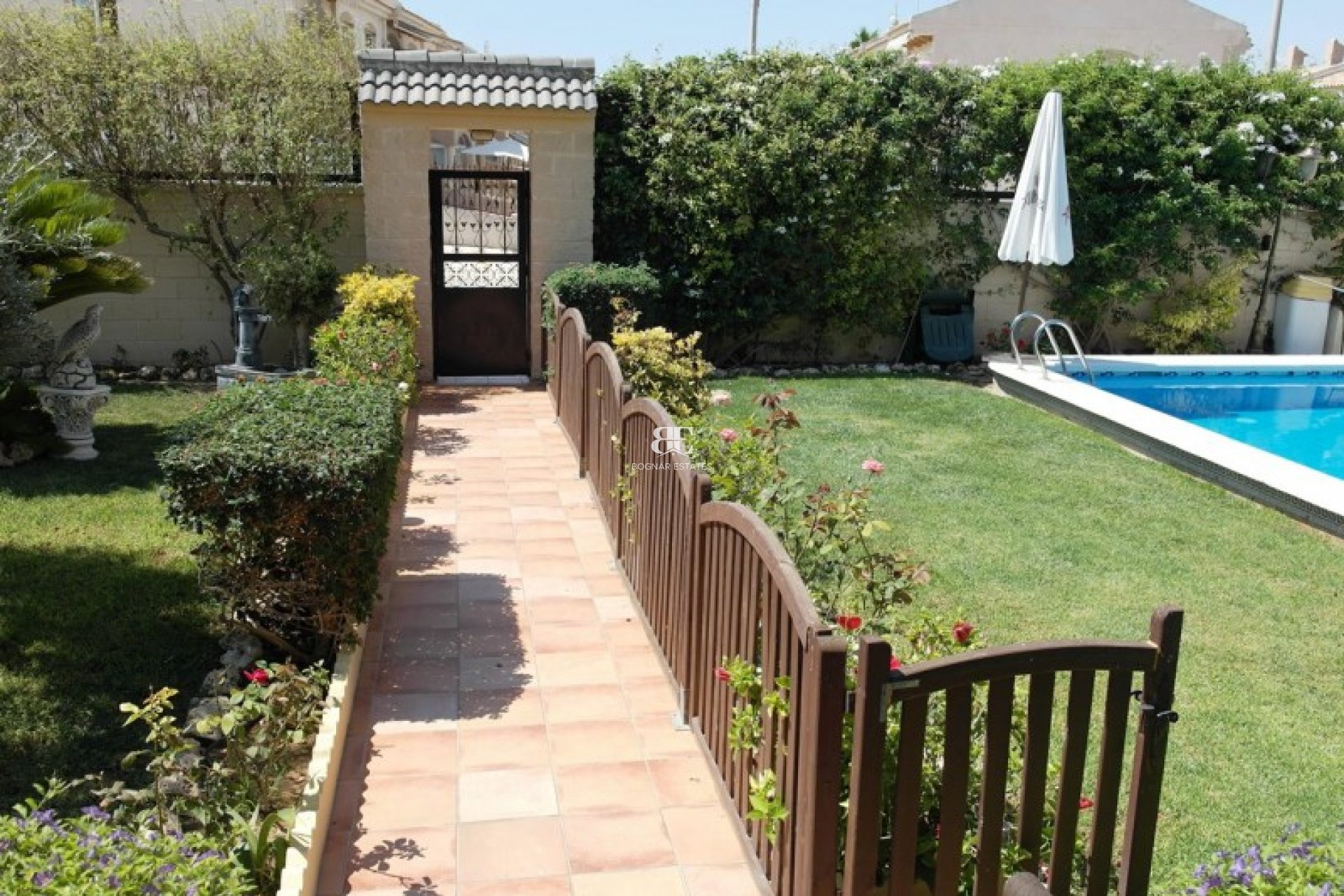 Wiederverkauf - Villa -
Torrevieja - Aguas Nuevas