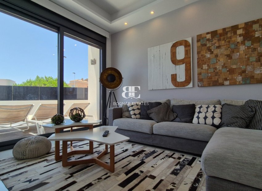 Wiederverkauf - Villa -
Torrevieja - Costa Blanca Sur