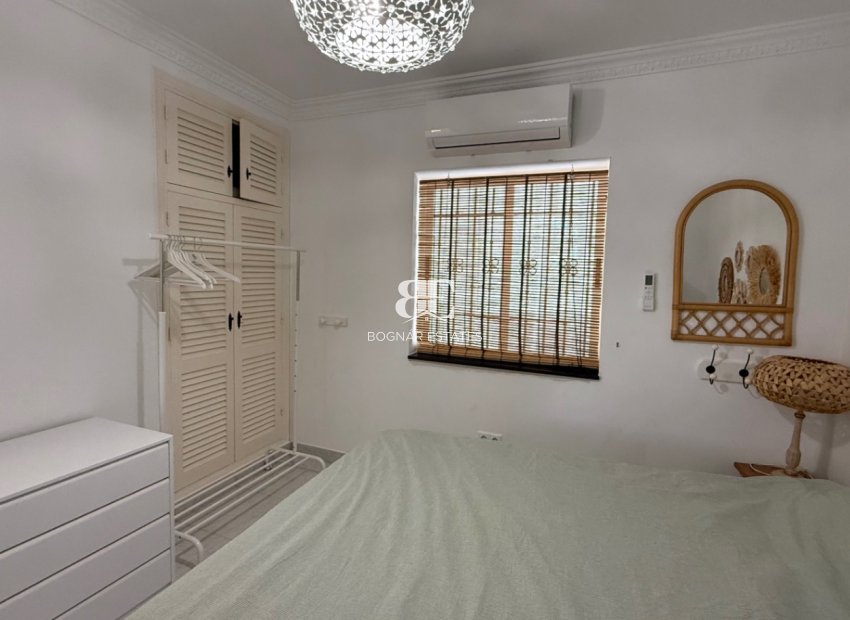 Wiederverkauf - Villa -
Torrevieja - Costa Blanca Sur