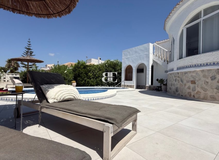 Wiederverkauf - Villa -
Torrevieja - Costa Blanca Sur