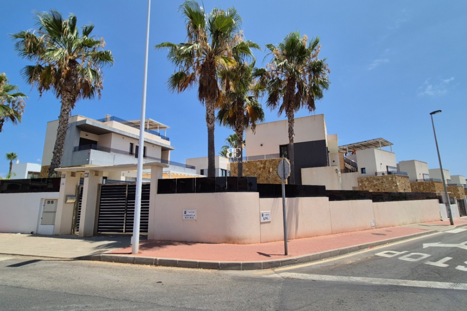 Wiederverkauf - Villa -
Torrevieja - Costa Blanca