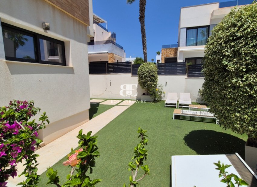 Wiederverkauf - Villa -
Torrevieja - Costa Blanca