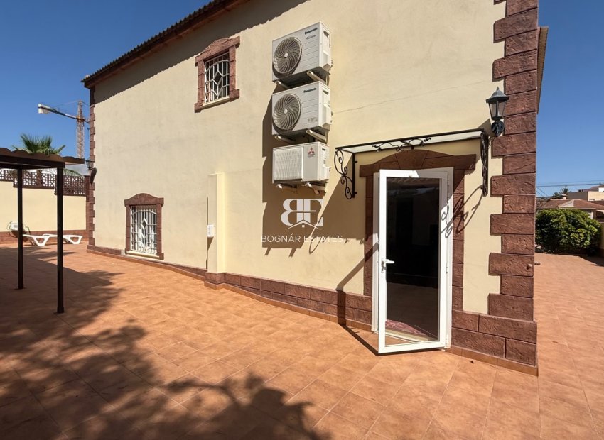 Wiederverkauf - Villa -
Torrevieja - Costa Blanca