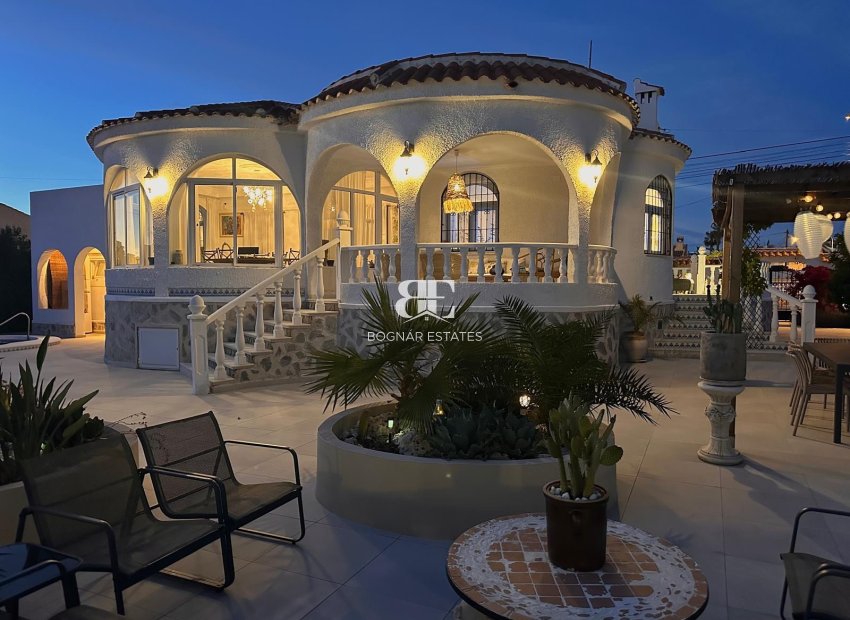 Wiederverkauf - Villa -
Torrevieja - Costa Blanca