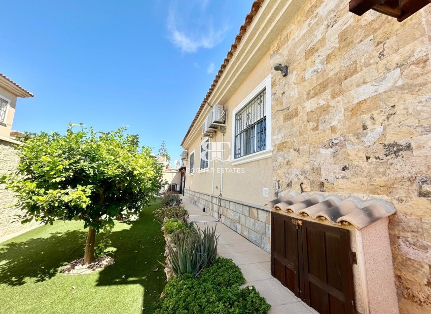 Wiederverkauf - Villa -
Torrevieja - La Siesta