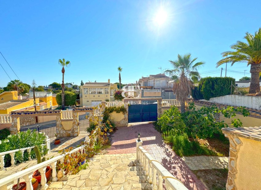 Wiederverkauf - Villa -
Torrevieja - Los Balcones - Los Altos del Edén