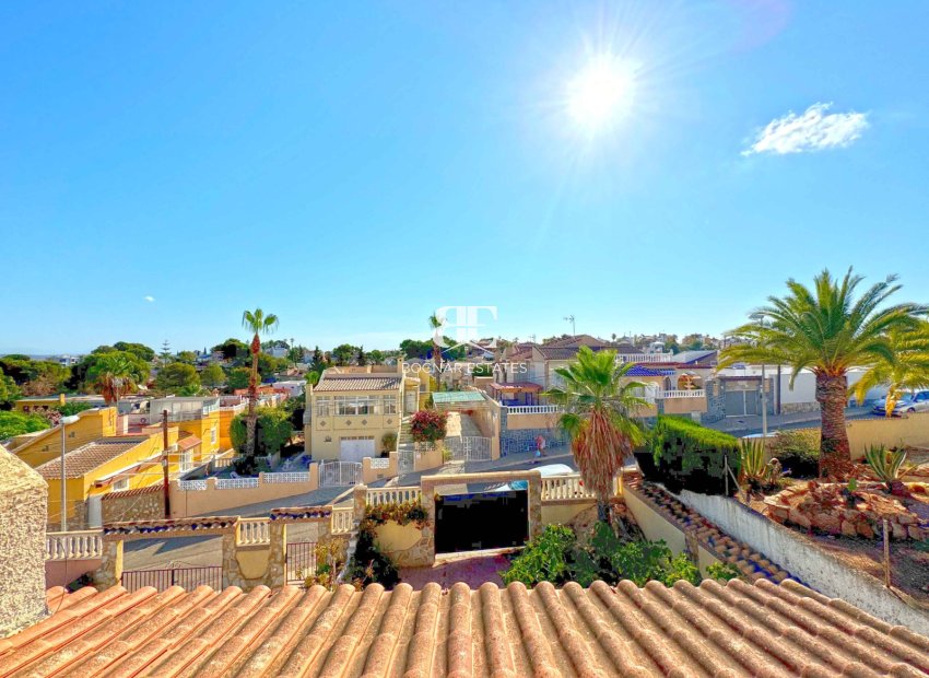 Wiederverkauf - Villa -
Torrevieja - Los Balcones - Los Altos del Edén