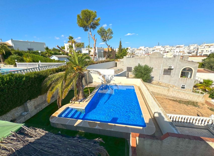 Wiederverkauf - Villa -
Torrevieja - Los Balcones - Los Altos del Edén