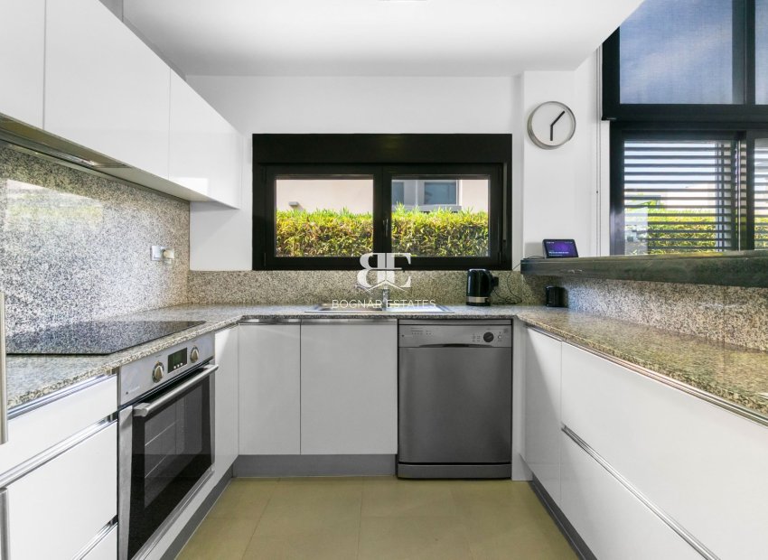 Wiederverkauf - Villa -
Villamartín - Los Dolses