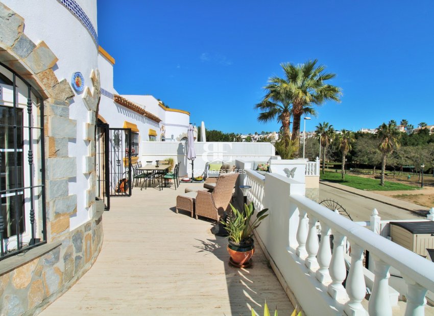 Wiederverkauf - Villa -
Villamartín - Los Dolses