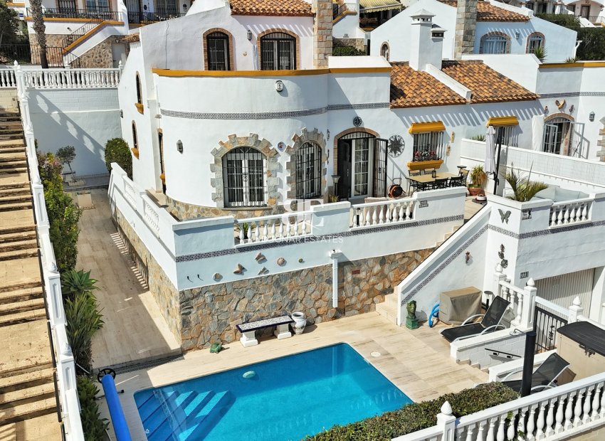Wiederverkauf - Villa -
Villamartín - Los Dolses