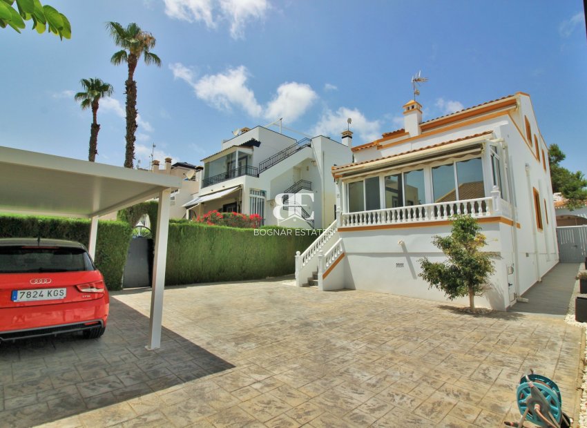 Wiederverkauf - Villa -
Villamartín