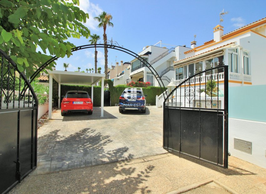 Wiederverkauf - Villa -
Villamartín