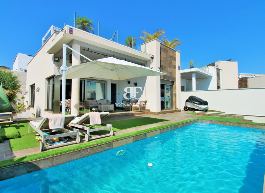 Wiederverkauf - Villa -
Villamartín
