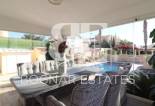 Herverkoop - Villa -
La Marina - La Escuera