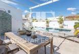 Wiederverkauf - Villa / Semi-detached Villa -
Torrevieja - Torreta Florida