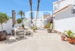 Wiederverkauf - Villa / Semi-detached Villa -
Torrevieja - Torreta Florida