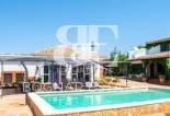 Resale - Villa -
Onil